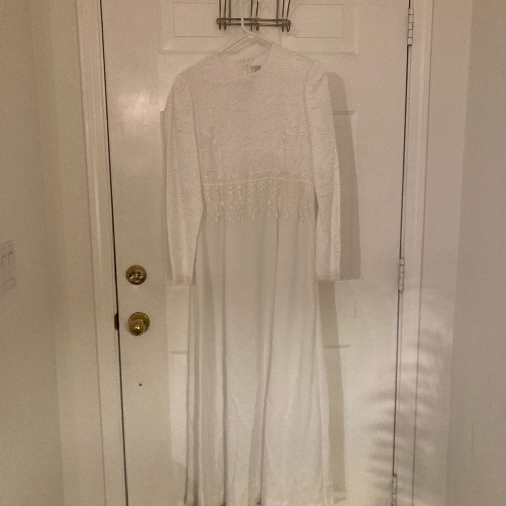 Elegant White Lace Maxi Dress